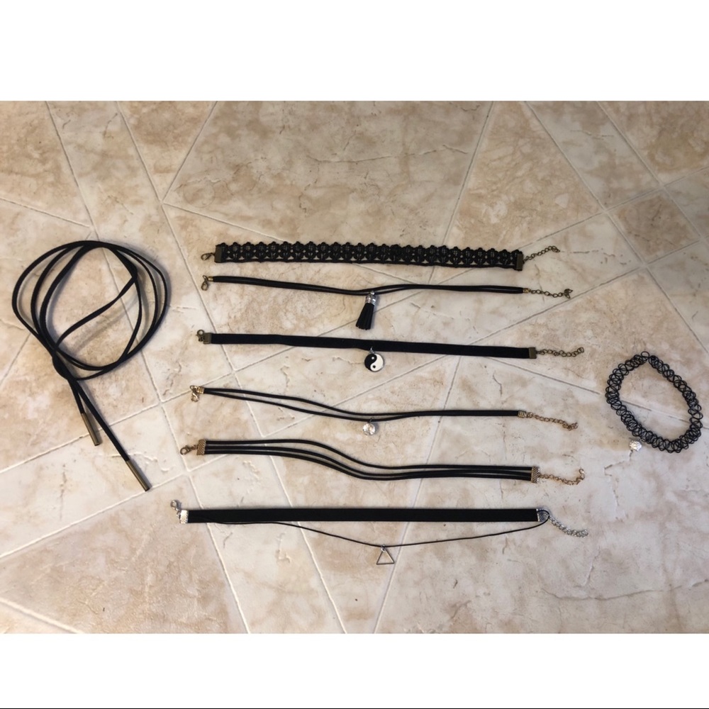 🎱 8 piece choker set 🎱